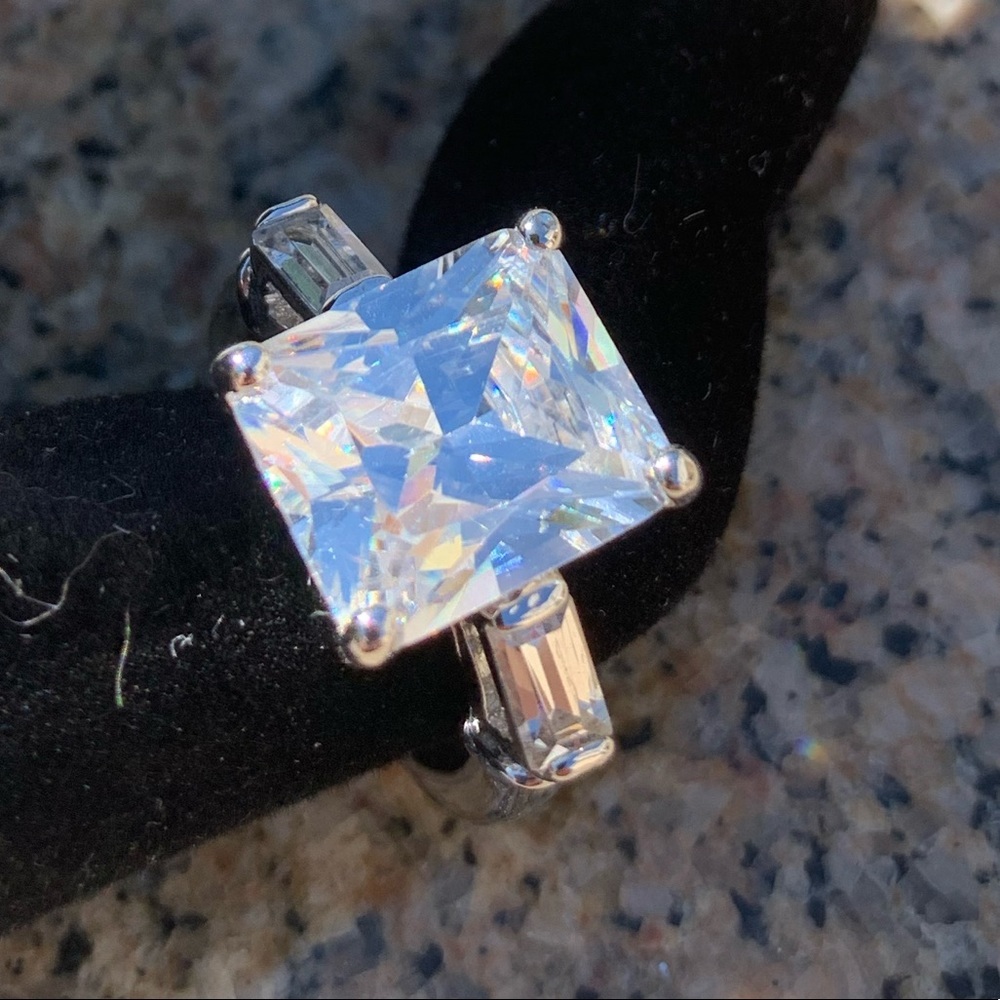 š„SUZANNE SOMERS STERLING RADIANT & BAGUETTE RING - Picture 2 of 3